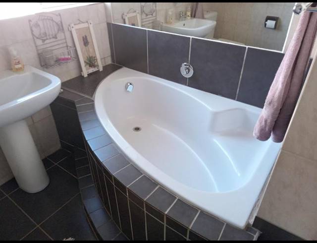 3 BEDROOM HOUSE FOR SALE IN BUURENDAL